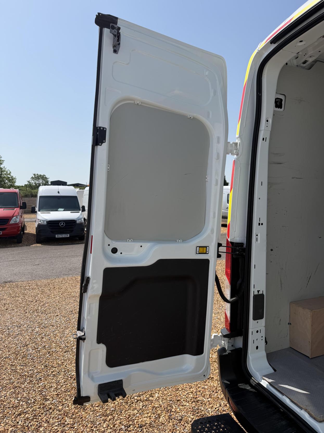 2022 Ford Transit 2.0 350 EcoBlue Leader Panel Van 5dr Diesel Manual FWD L3 H3 Euro 6 (s/s) (130 ps) - Thumbnail 31