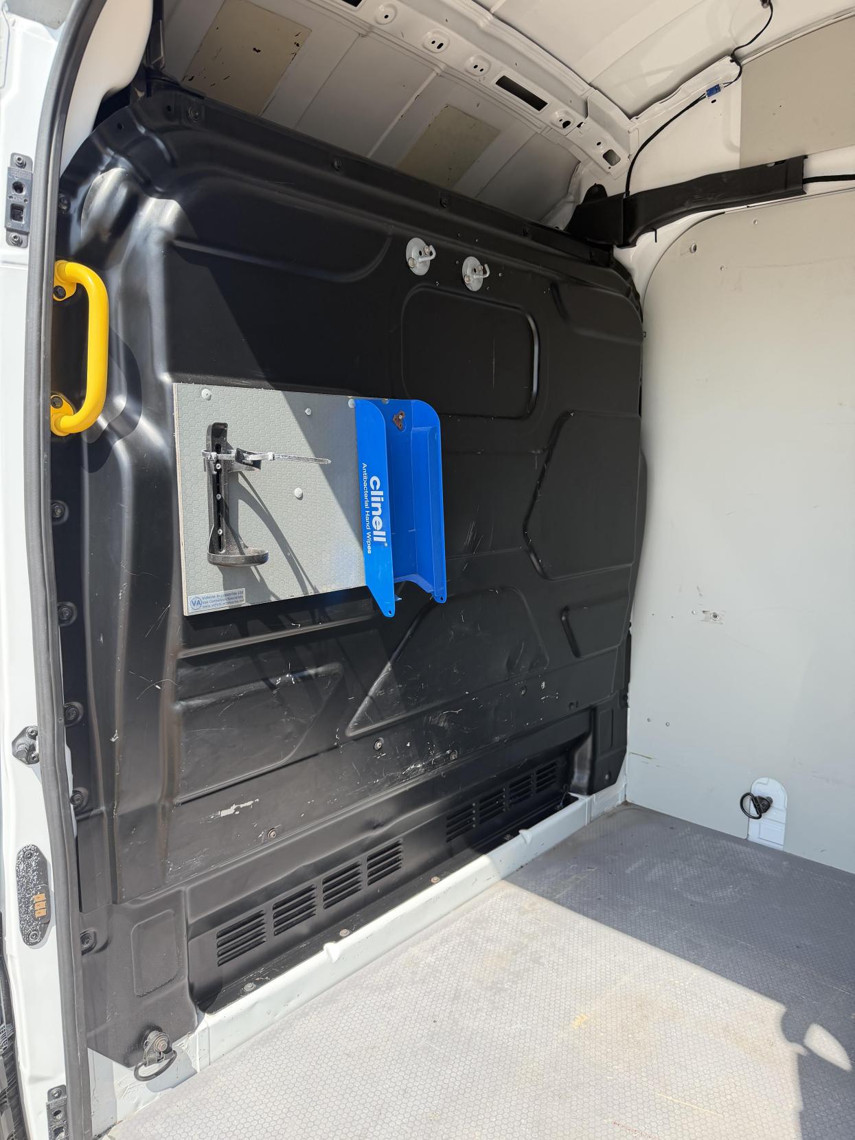 2022 Ford Transit 2.0 350 EcoBlue Leader Panel Van 5dr Diesel Manual FWD L3 H3 Euro 6 (s/s) (130 ps) - Thumbnail 17