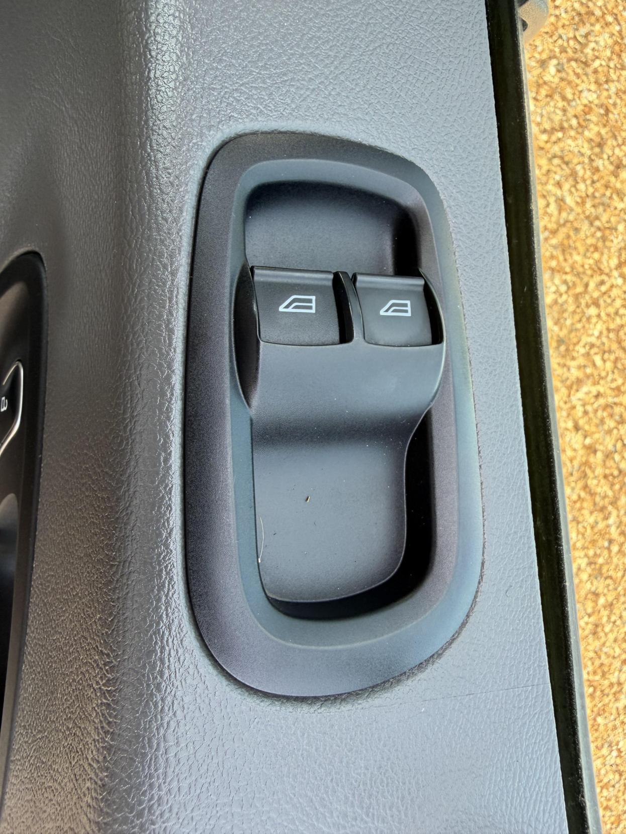 2022 Ford Transit 2.0 350 EcoBlue Leader Panel Van 5dr Diesel Manual FWD L3 H3 Euro 6 (s/s) (130 ps) - Thumbnail 35