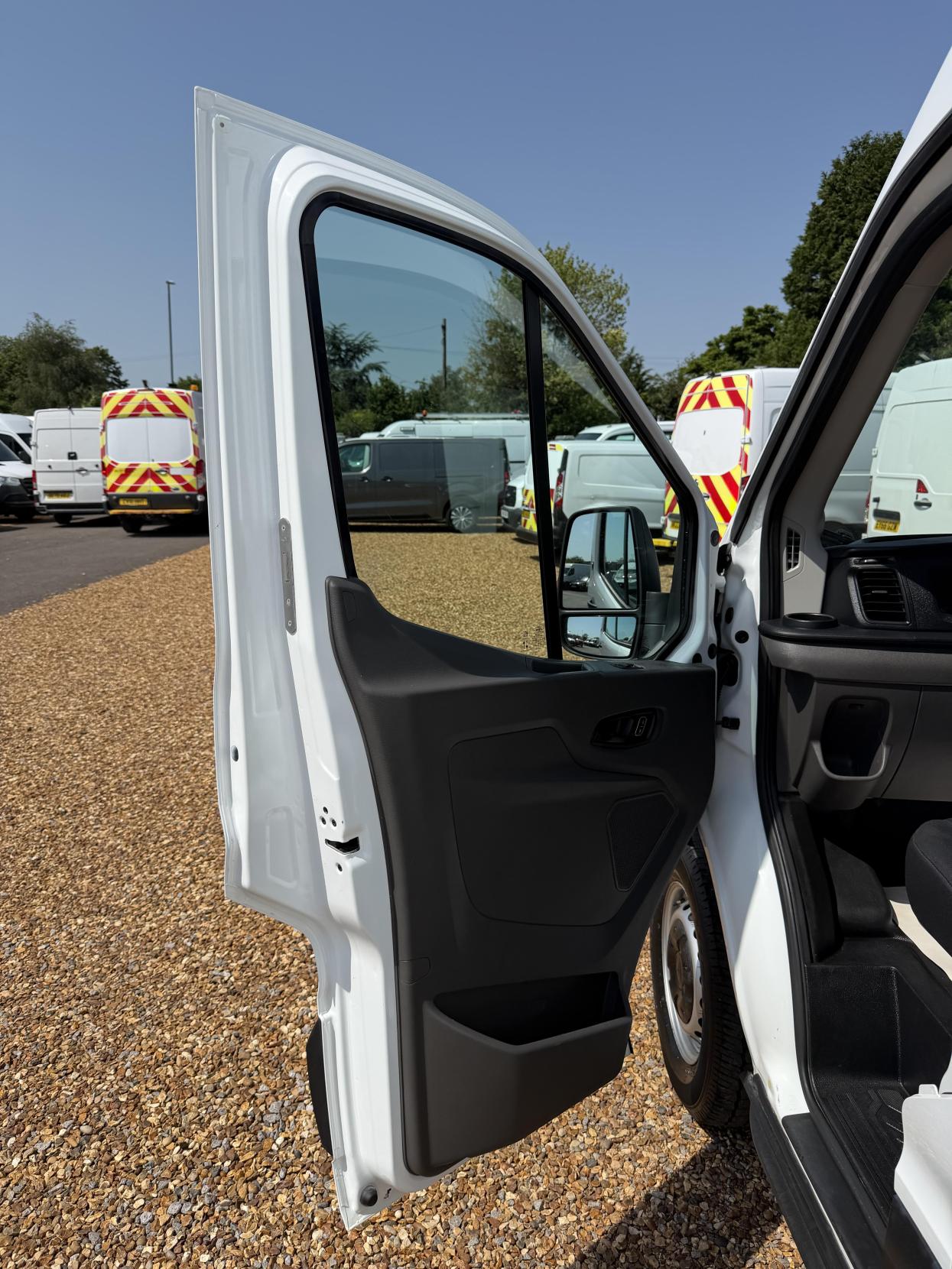2022 Ford Transit 2.0 350 EcoBlue Leader Panel Van 5dr Diesel Manual FWD L3 H3 Euro 6 (s/s) (130 ps) - Thumbnail 21