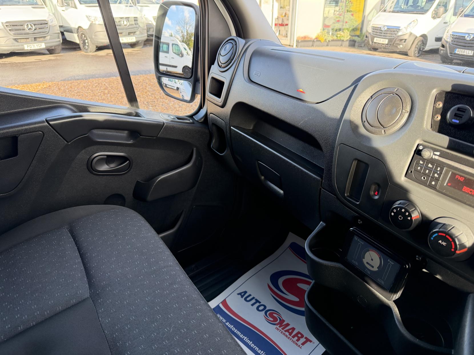 Vauxhall Movano 2.3 CDTi 3500 Panel Van 5dr Diesel Manual FWD L2 H2 Euro 6 (130 ps)