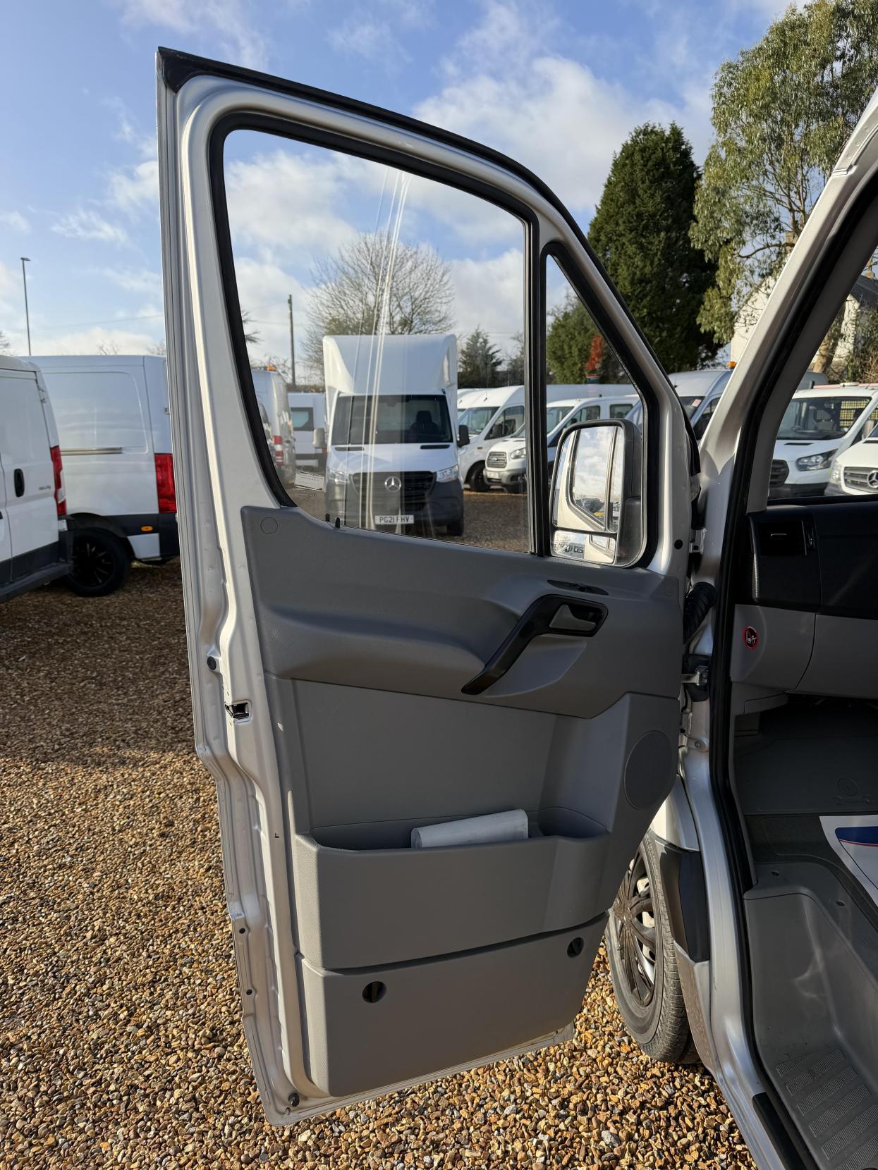 Mercedes-Benz Sprinter 2.1 313 CDi BlueEFFICIENCY Panel Van 4dr Diesel Manual RWD L1 H3 (211 g/km, 129 bhp)