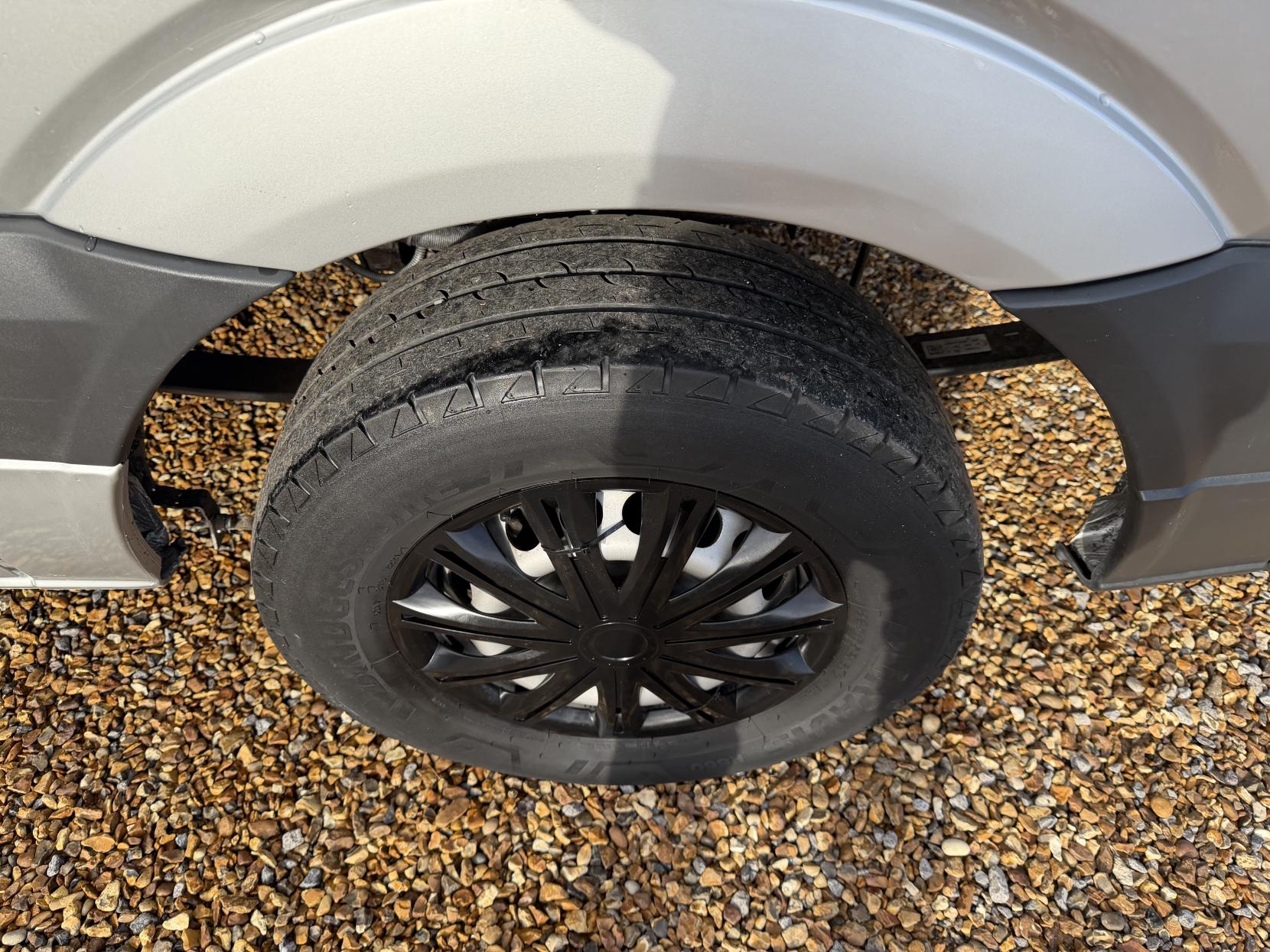 Mercedes-Benz Sprinter 2.1 313 CDi BlueEFFICIENCY Panel Van 4dr Diesel Manual RWD L1 H3 (211 g/km, 129 bhp)