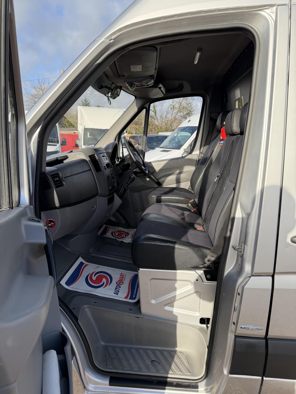 Mercedes-Benz Sprinter 2.1 313 CDi BlueEFFICIENCY Panel Van 4dr Diesel Manual RWD L1 H3 (211 g/km, 129 bhp)