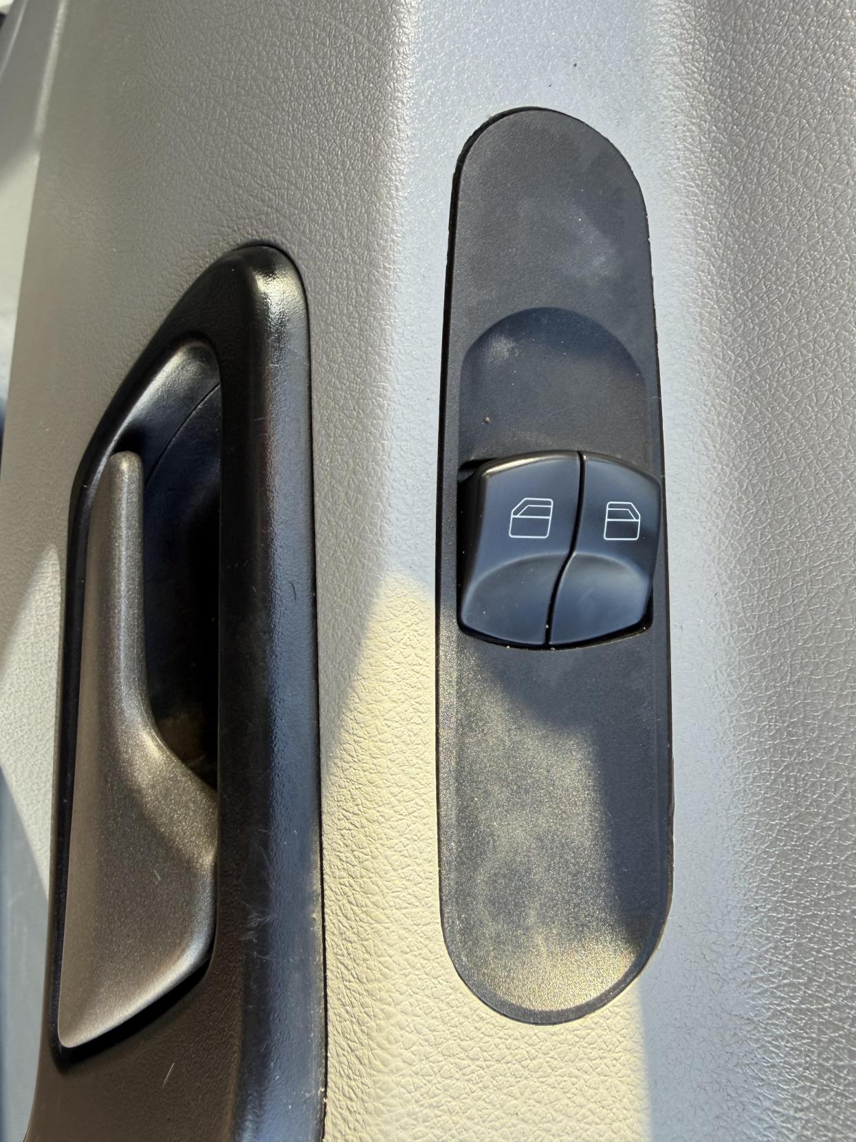 Mercedes-Benz Sprinter 2.1 313 CDi BlueEFFICIENCY Panel Van 4dr Diesel Manual RWD L1 H3 (211 g/km, 129 bhp)