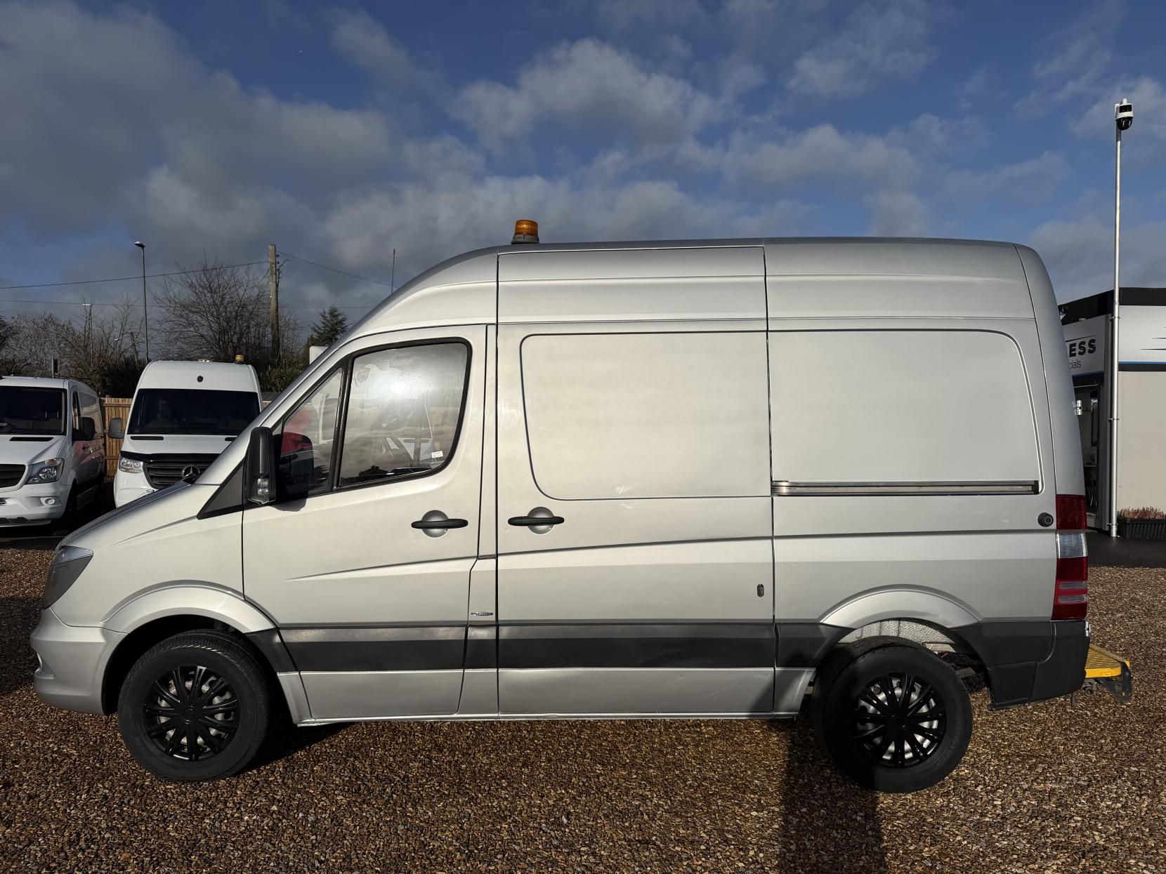 Mercedes-Benz Sprinter 2.1 313 CDi BlueEFFICIENCY Panel Van 4dr Diesel Manual RWD L1 H3 (211 g/km, 129 bhp)