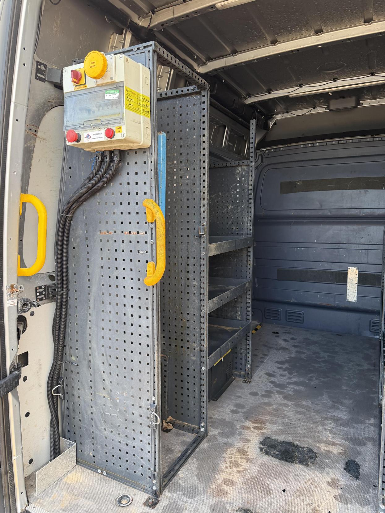 Mercedes-Benz Sprinter 2.1 313 CDi BlueEFFICIENCY Panel Van 4dr Diesel Manual RWD L1 H3 (211 g/km, 129 bhp)