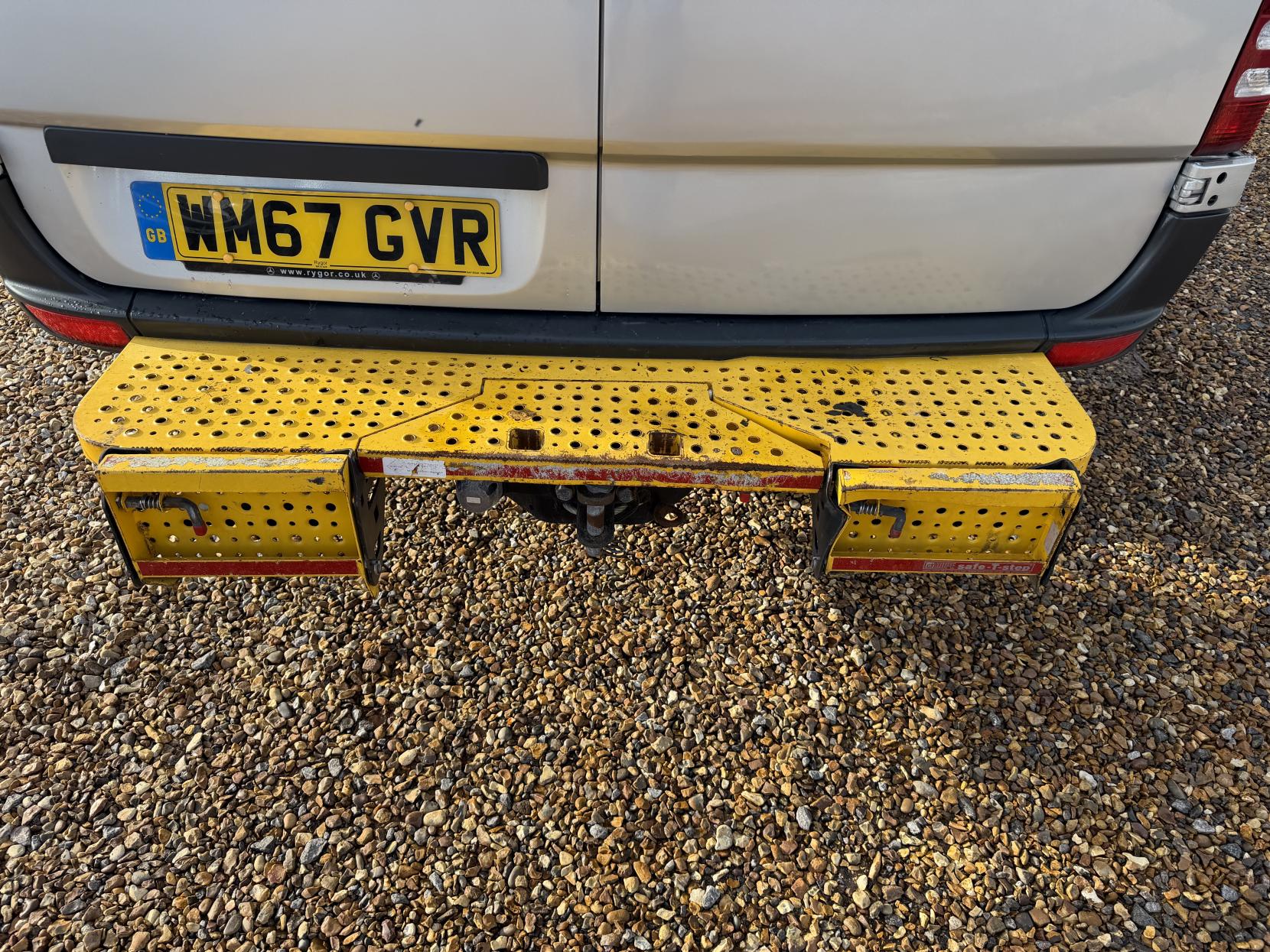 Mercedes-Benz Sprinter 2.1 313 CDi BlueEFFICIENCY Panel Van 4dr Diesel Manual RWD L1 H3 (211 g/km, 129 bhp)