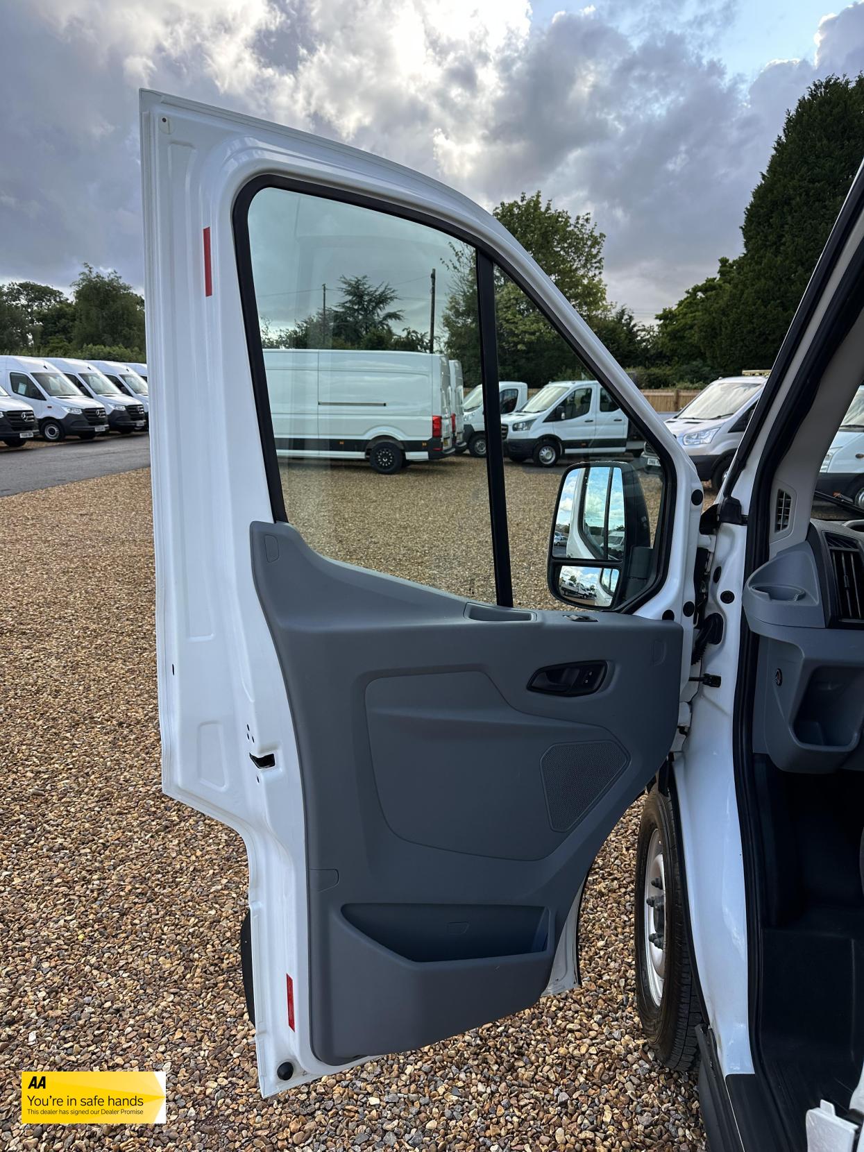 Ford Transit 2.0 350 EcoBlue Panel Van 5dr Diesel Manual RWD L2 H3 Euro 6 (130 ps)