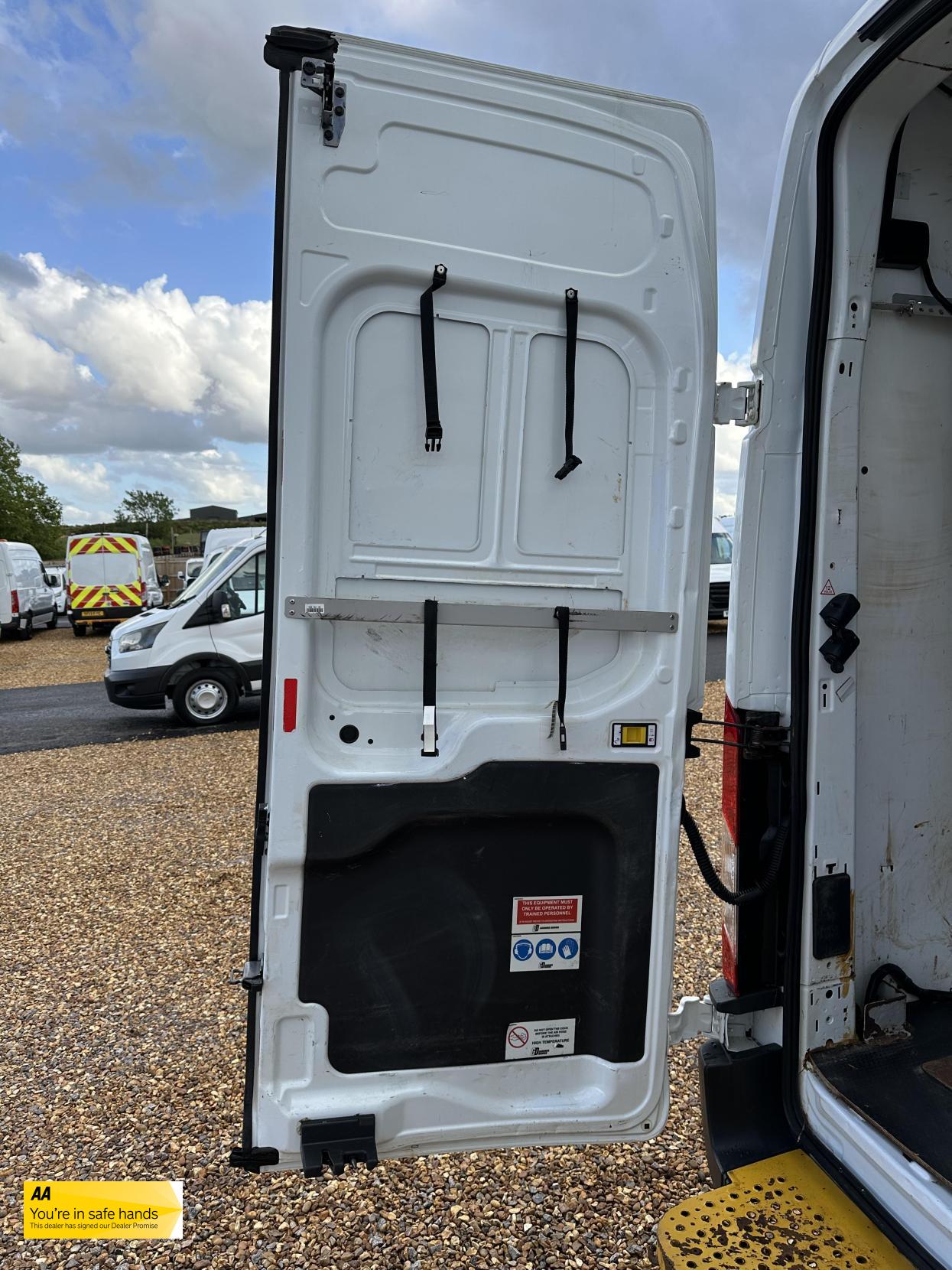 Ford Transit 2.0 350 EcoBlue Panel Van 5dr Diesel Manual RWD L2 H3 Euro 6 (130 ps)