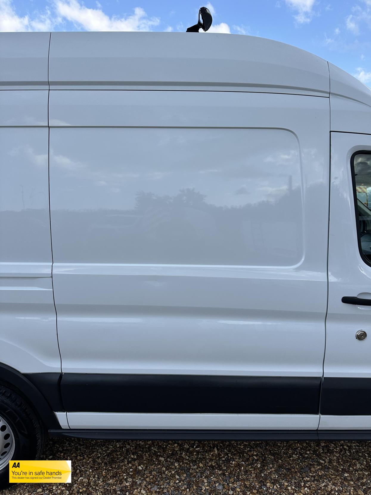 Ford Transit 2.0 350 EcoBlue Panel Van 5dr Diesel Manual RWD L2 H3 Euro 6 (130 ps)