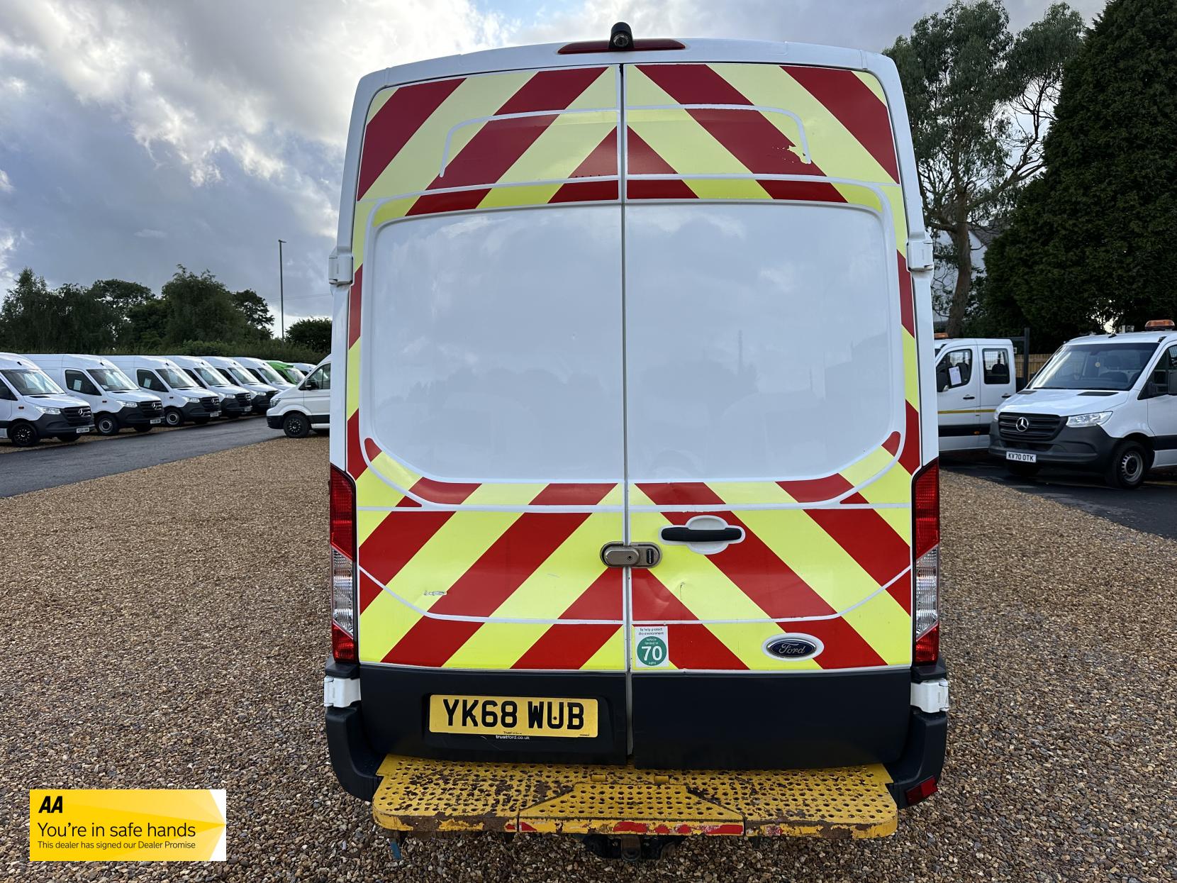 Ford Transit 2.0 350 EcoBlue Panel Van 5dr Diesel Manual RWD L2 H3 Euro 6 (130 ps)