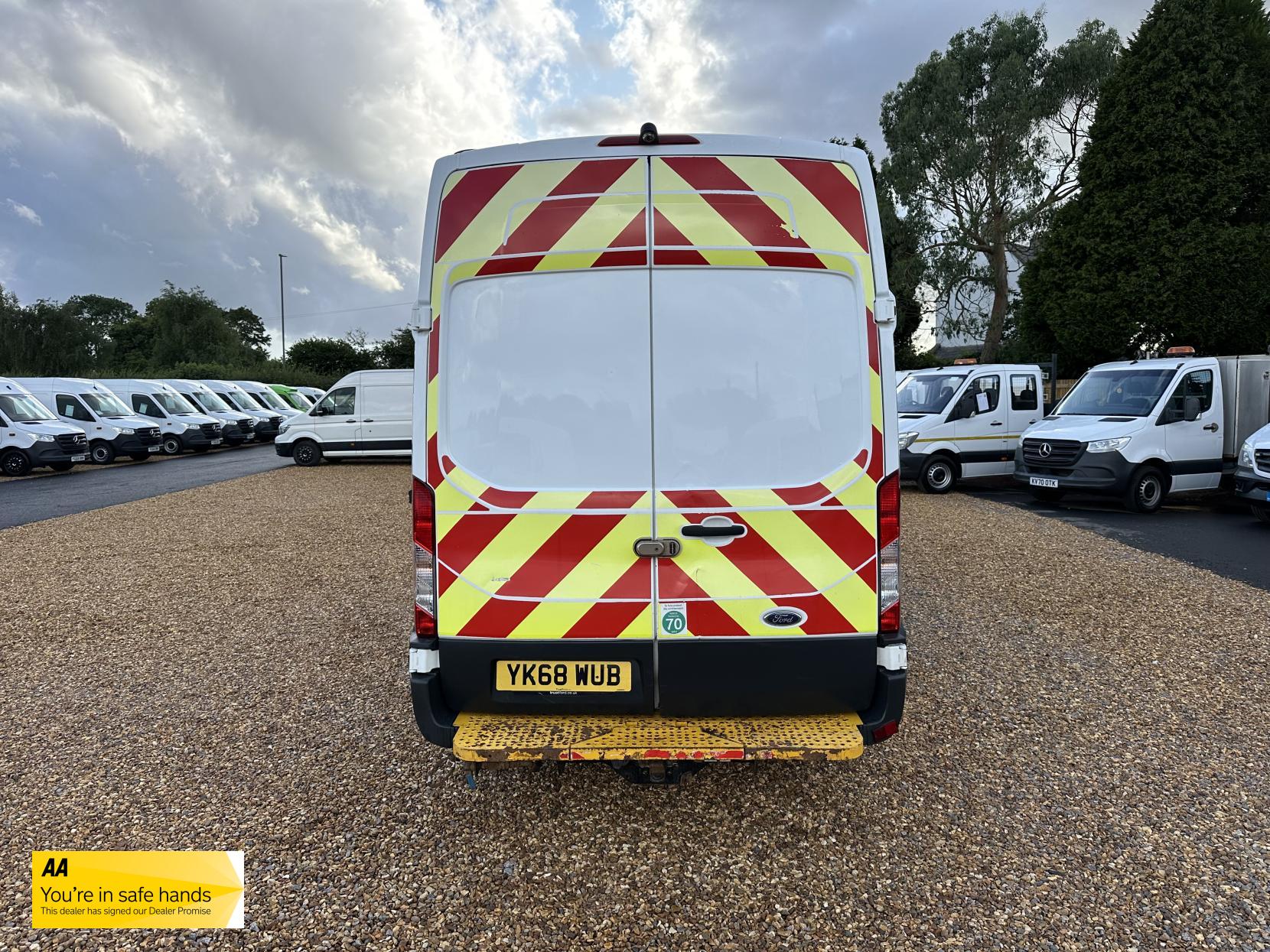 Ford Transit 2.0 350 EcoBlue Panel Van 5dr Diesel Manual RWD L2 H3 Euro 6 (130 ps)