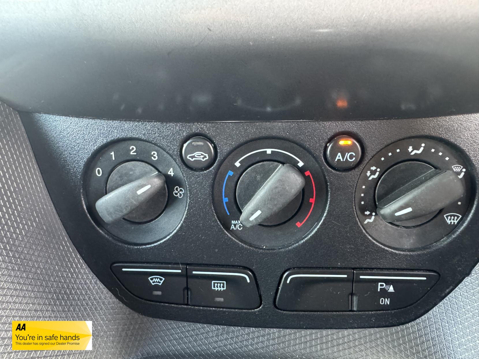 Ford Transit Connect 1.5 TDCi 210 Trend Panel Van 5dr Diesel Manual L2 H1 (124 g/km, 99 bhp)