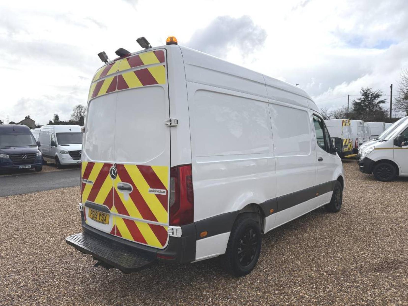 Mercedes-Benz Sprinter 2.1 316 CDI Panel Van 5dr Diesel Manual RWD L2 H2 Euro 6 (163 ps)