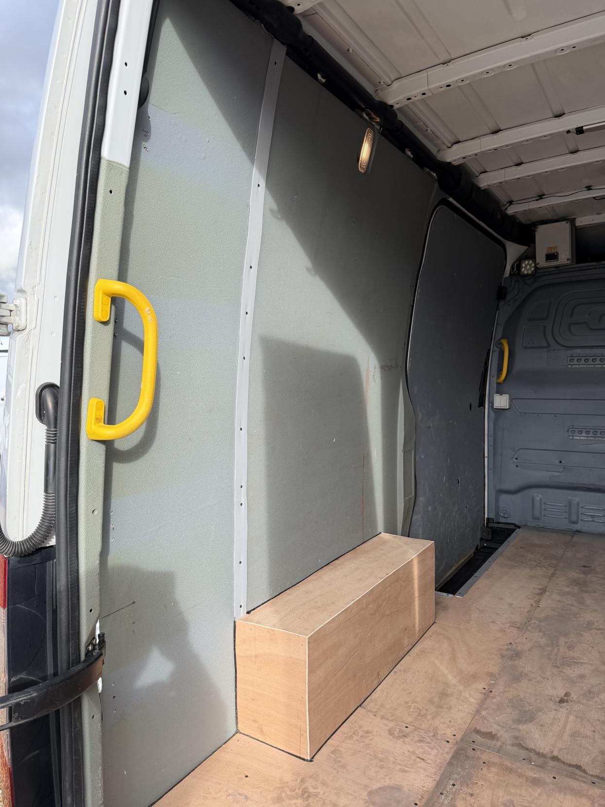 Mercedes-Benz Sprinter 2.1 316 CDI Panel Van 5dr Diesel Manual RWD L2 H2 Euro 6 (163 ps)