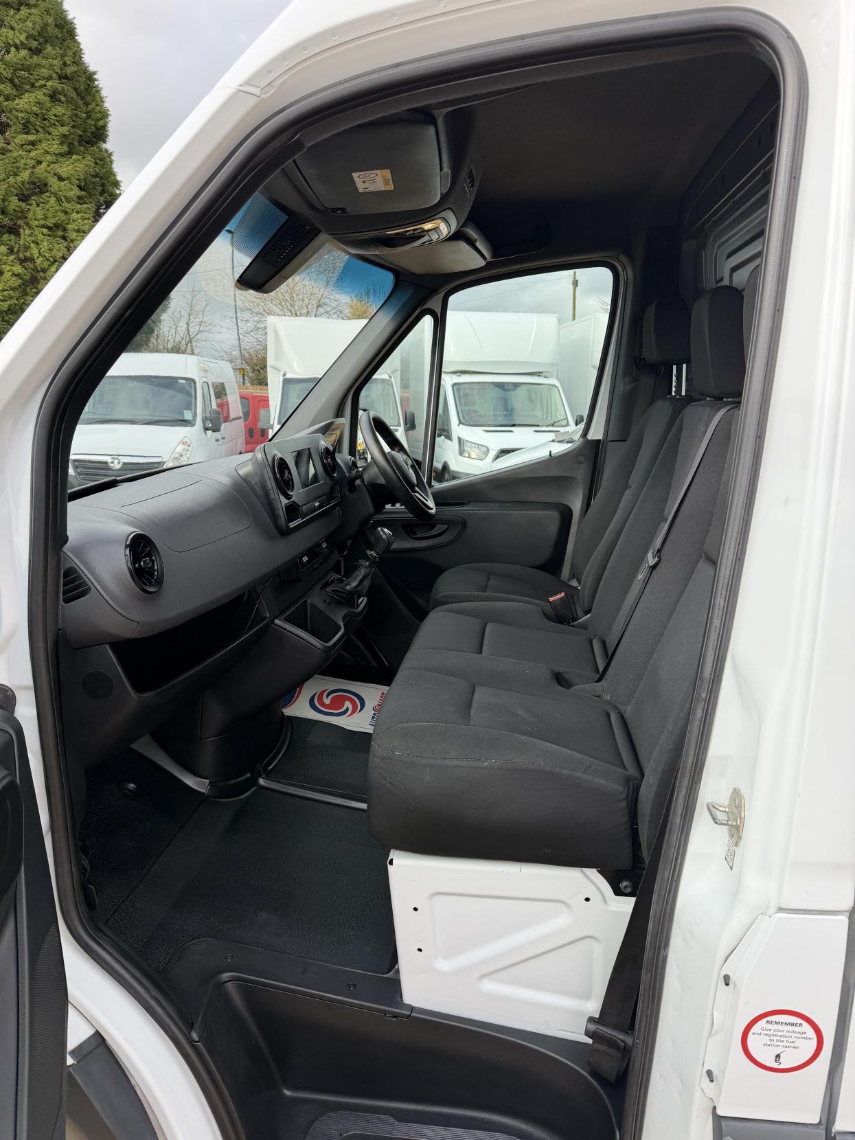 Mercedes-Benz Sprinter 2.1 316 CDI Panel Van 5dr Diesel Manual RWD L2 H2 Euro 6 (163 ps)