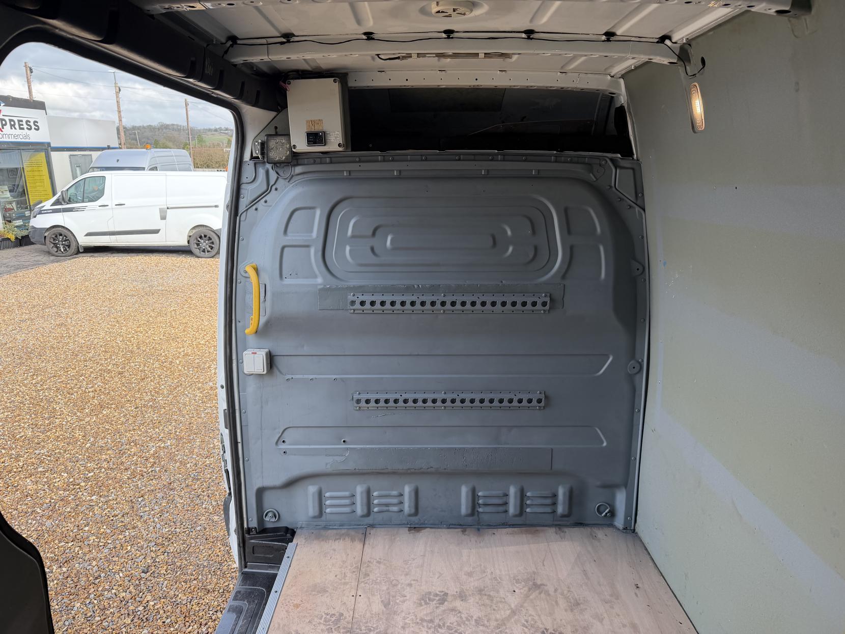 Mercedes-Benz Sprinter 2.1 316 CDI Panel Van 5dr Diesel Manual RWD L2 H2 Euro 6 (163 ps)