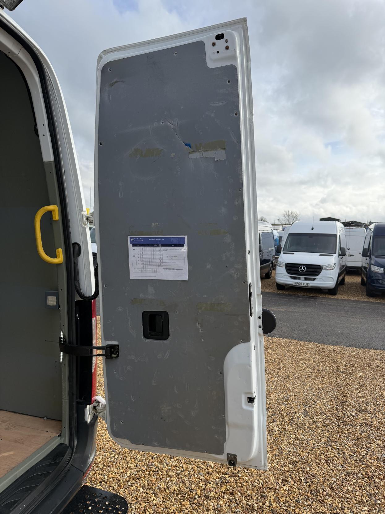 Mercedes-Benz Sprinter 2.1 316 CDI Panel Van 5dr Diesel Manual RWD L2 H2 Euro 6 (163 ps)