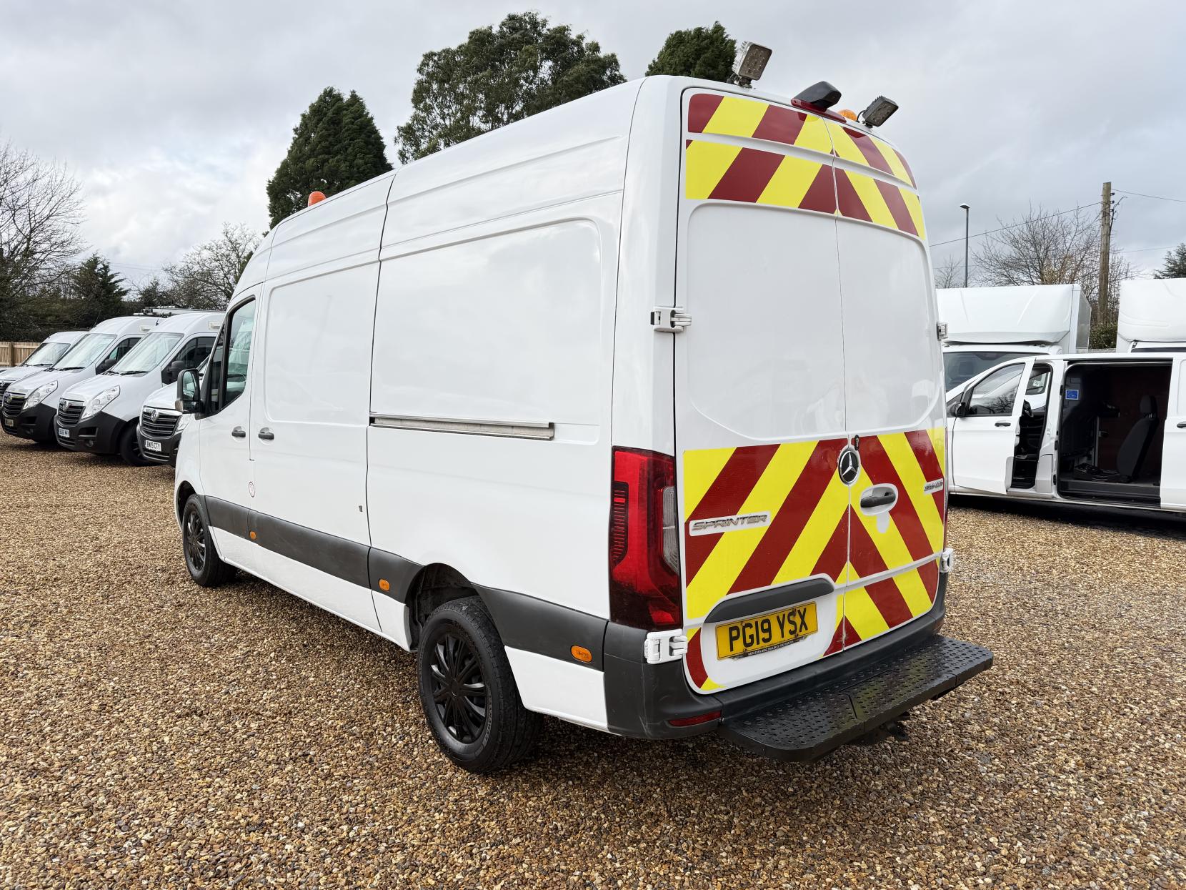 Mercedes-Benz Sprinter 2.1 316 CDI Panel Van 5dr Diesel Manual RWD L2 H2 Euro 6 (163 ps)