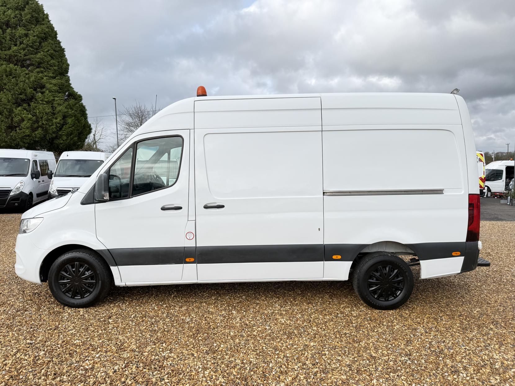 Mercedes-Benz Sprinter 2.1 316 CDI Panel Van 5dr Diesel Manual RWD L2 H2 Euro 6 (163 ps)