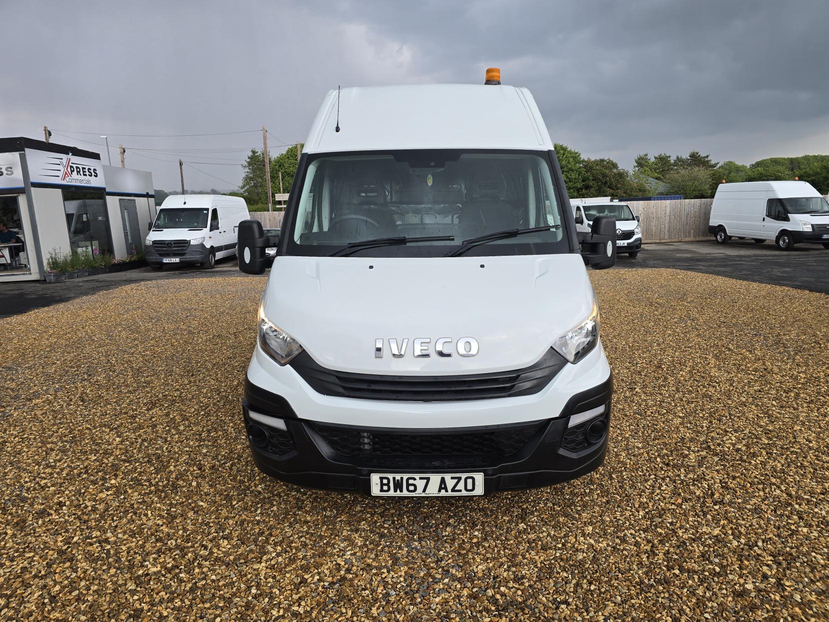 Iveco Daily 2.3 TD 12V 35S 3520 (Business) Panel Van 5dr Diesel Manual L2 (116 bhp)