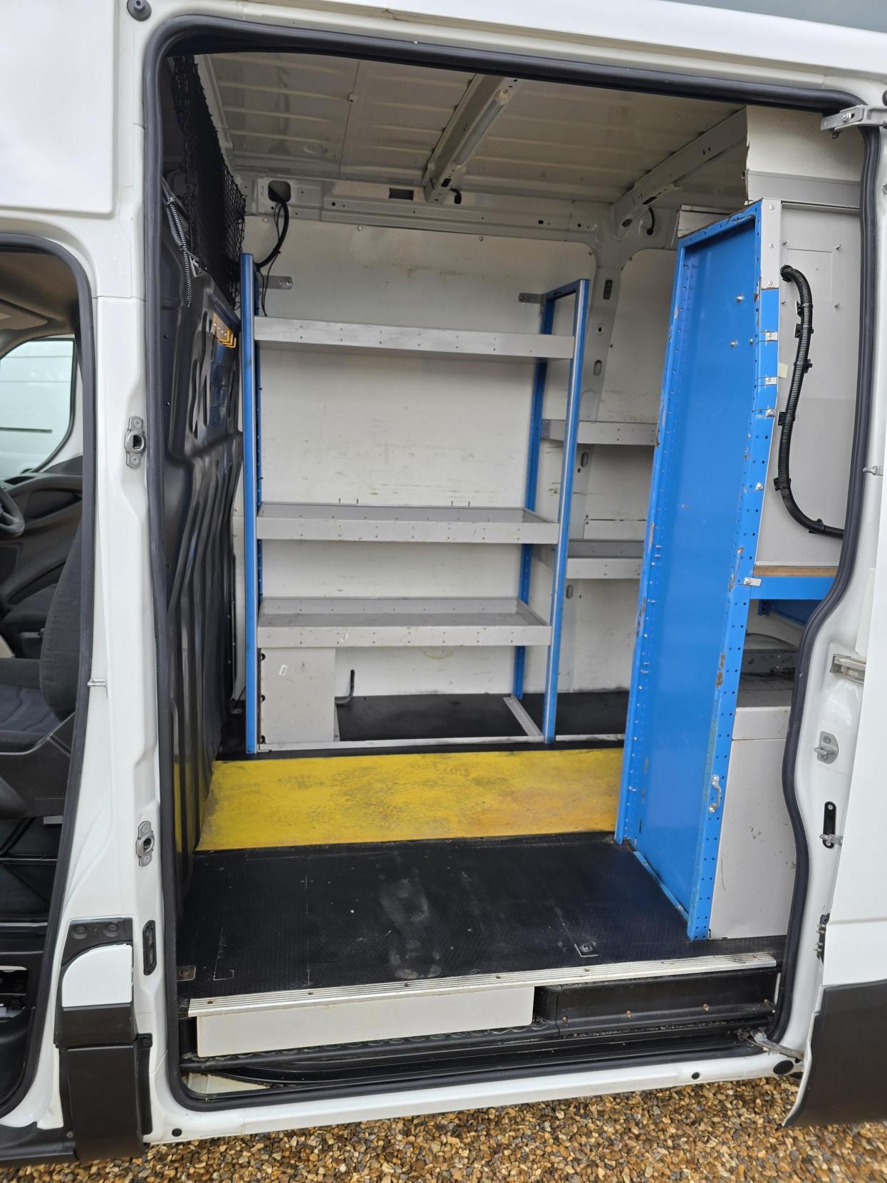 Iveco Daily 2.3 TD 12V 35S 3520 (Business) Panel Van 5dr Diesel Manual L2 (116 bhp)