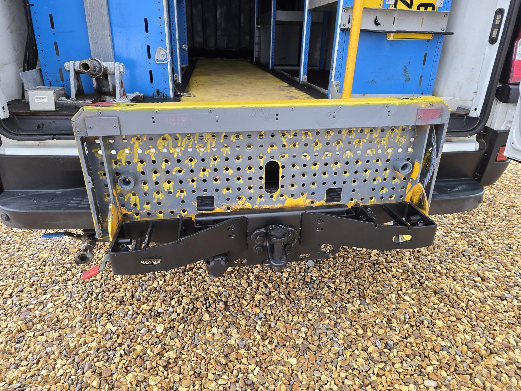 Iveco Daily 2.3 TD 12V 35S 3520 (Business) Panel Van 5dr Diesel Manual L2 (116 bhp)
