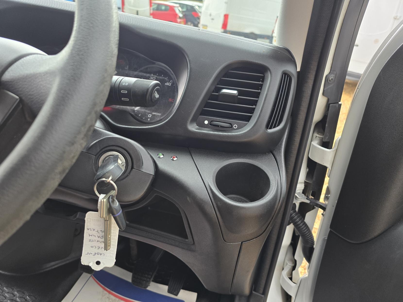 Iveco Daily 2.3 TD 12V 35S 3520 (Business) Panel Van 5dr Diesel Manual L2 (116 bhp)