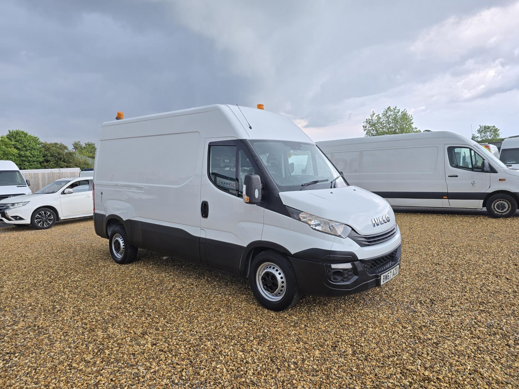Iveco Daily 2.3 TD 12V 35S 3520 (Business) Panel Van 5dr Diesel Manual L2 (116 bhp)