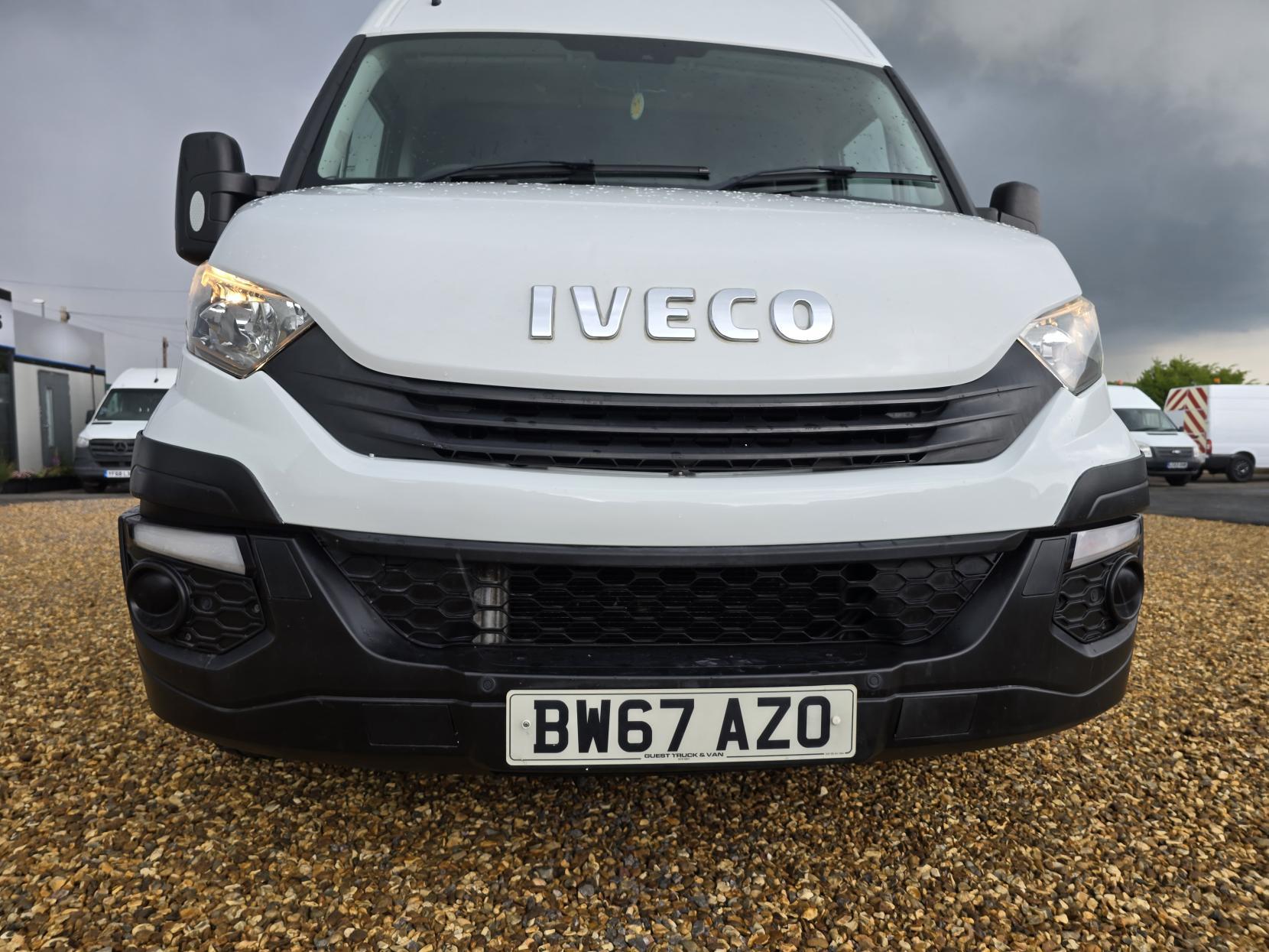 Iveco Daily 2.3 TD 12V 35S 3520 (Business) Panel Van 5dr Diesel Manual L2 (116 bhp)