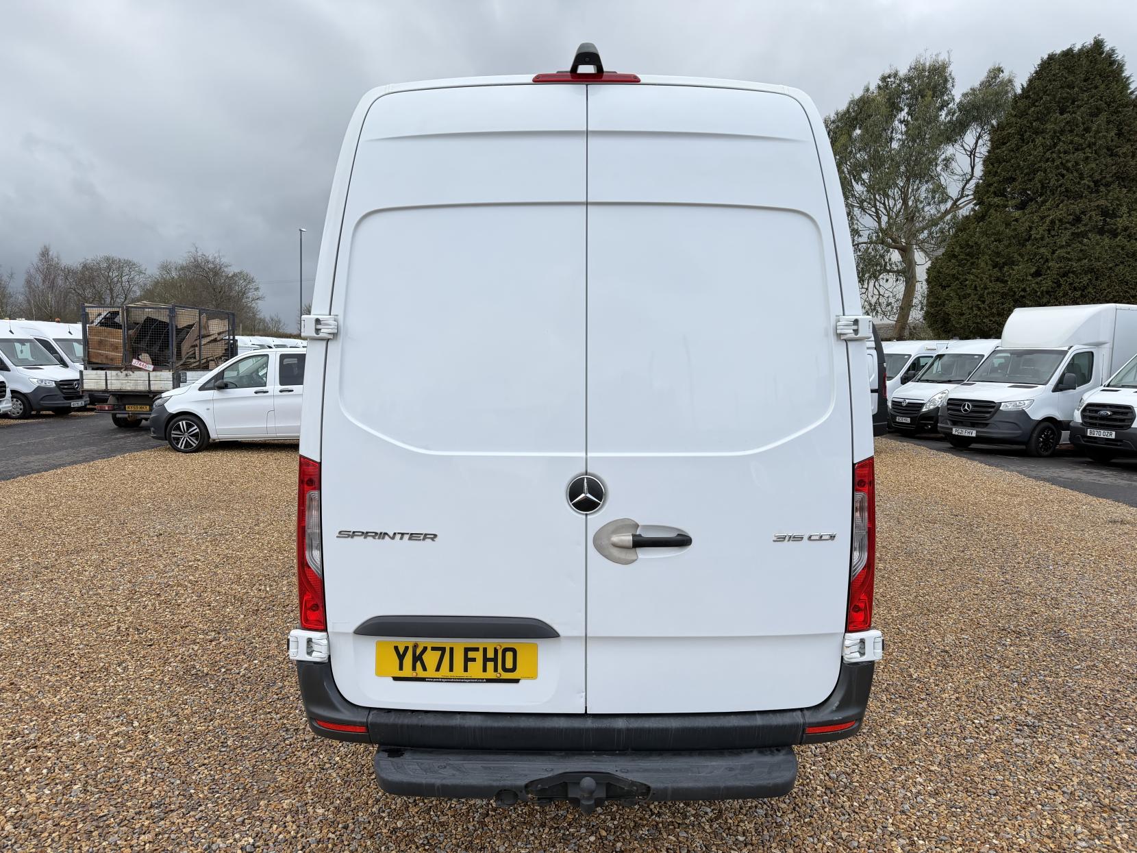 Mercedes-Benz Sprinter 2.0 315 CDI Progressive Panel Van 5dr Diesel Manual RWD L3 H2 Euro 6 (s/s) (150 ps)
