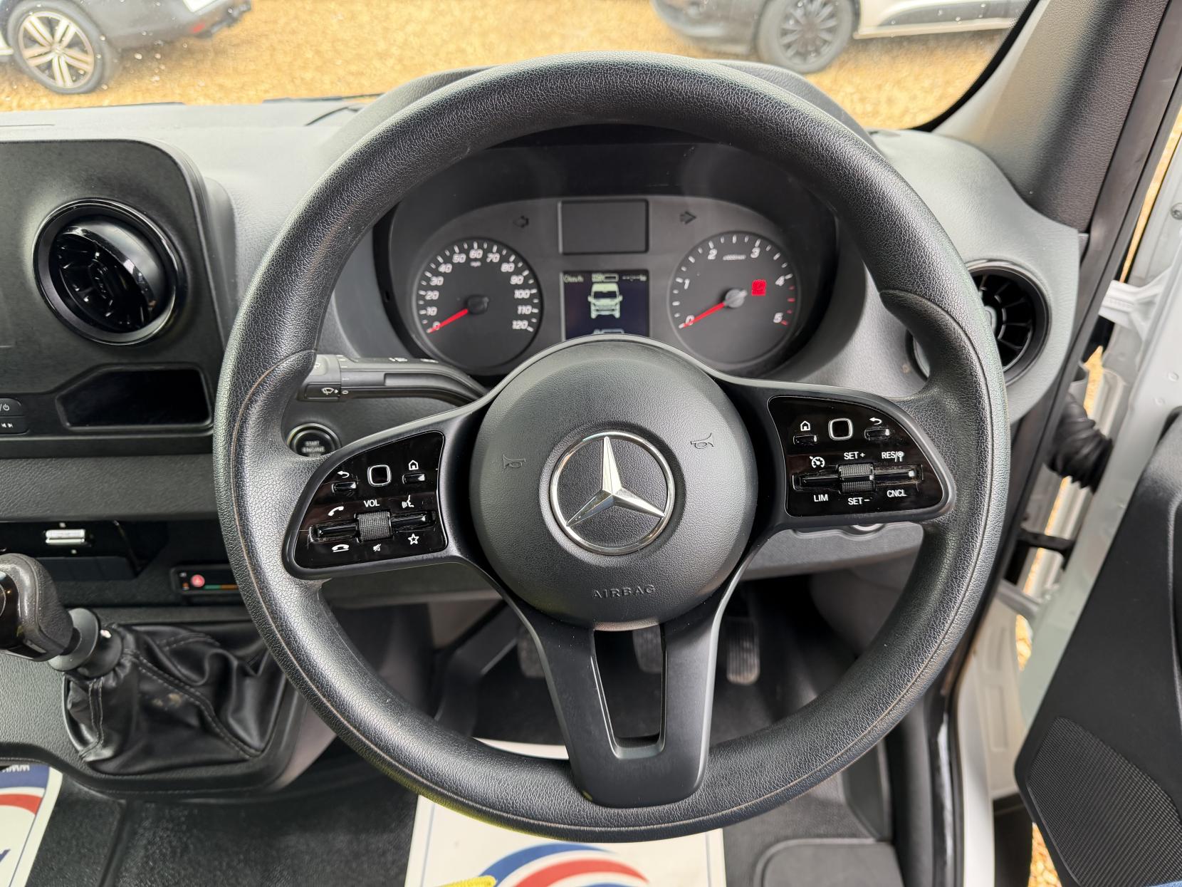 Mercedes-Benz Sprinter 2.0 315 CDI Progressive Panel Van 5dr Diesel Manual RWD L3 H2 Euro 6 (s/s) (150 ps)