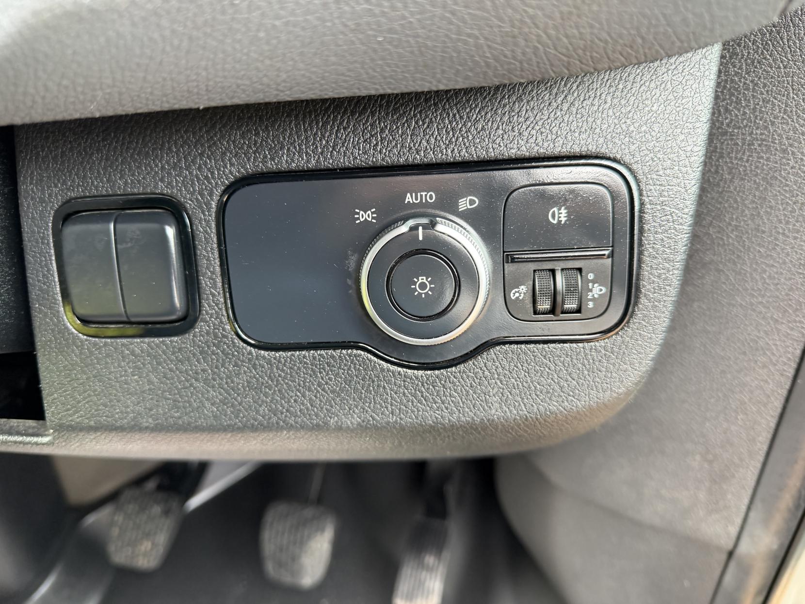 Mercedes-Benz Sprinter 2.0 315 CDI Progressive Panel Van 5dr Diesel Manual RWD L3 H2 Euro 6 (s/s) (150 ps)