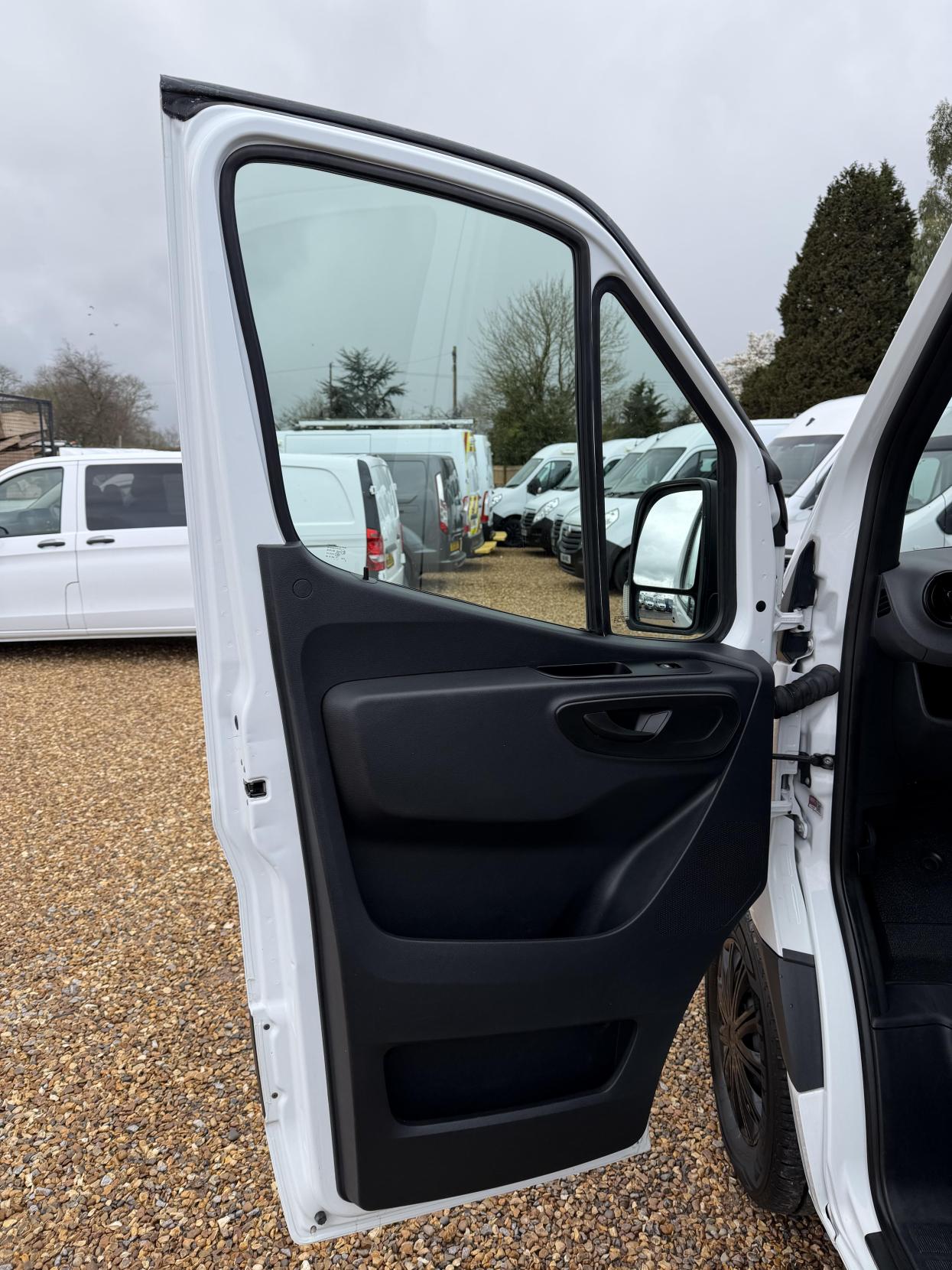 Mercedes-Benz Sprinter 2.0 315 CDI Progressive Panel Van 5dr Diesel Manual RWD L3 H2 Euro 6 (s/s) (150 ps)