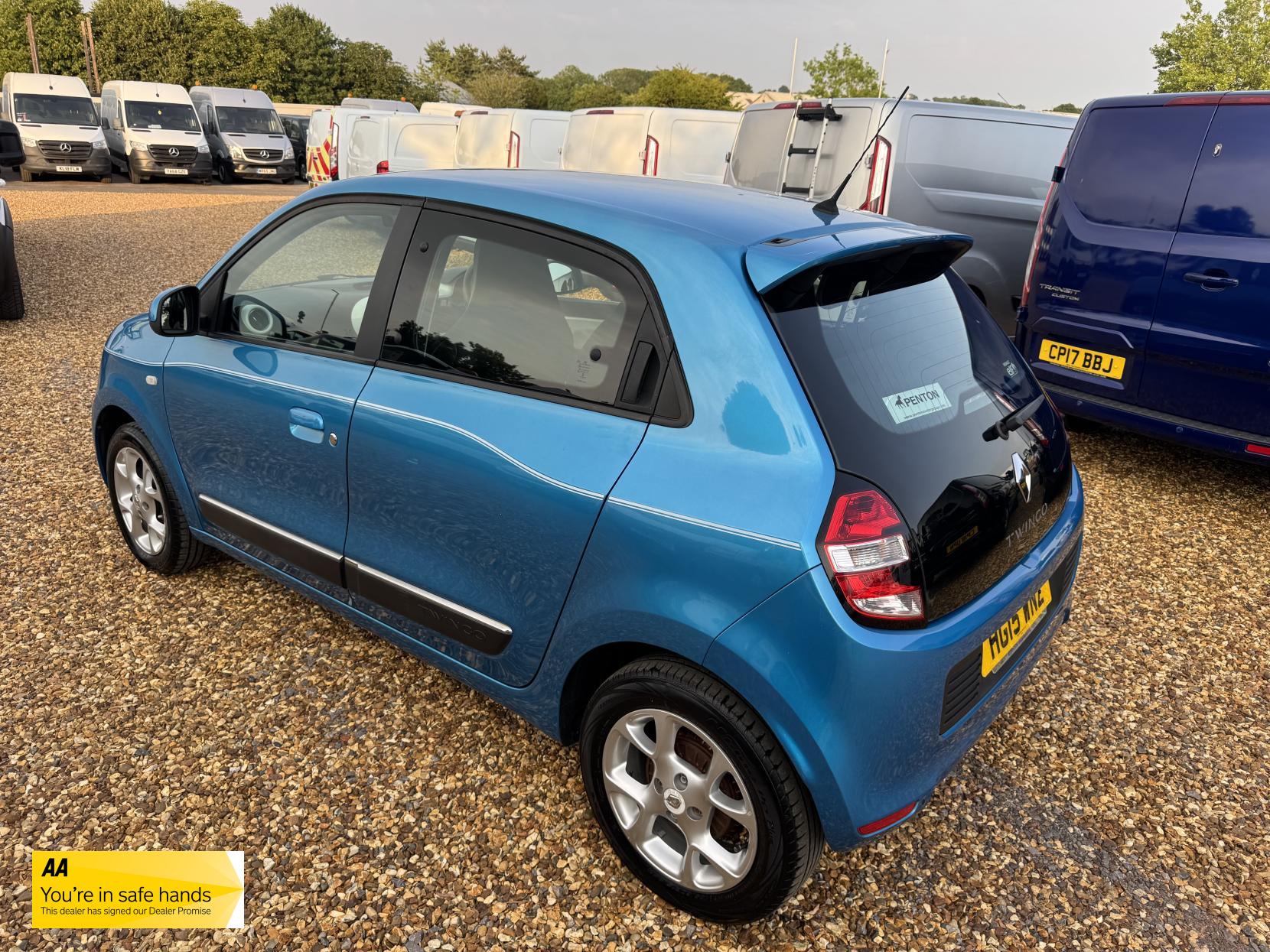 Renault Twingo 1.0 SCe Dynamique Hatchback 5dr Petrol Manual Euro 6 (s/s) (70 ps)