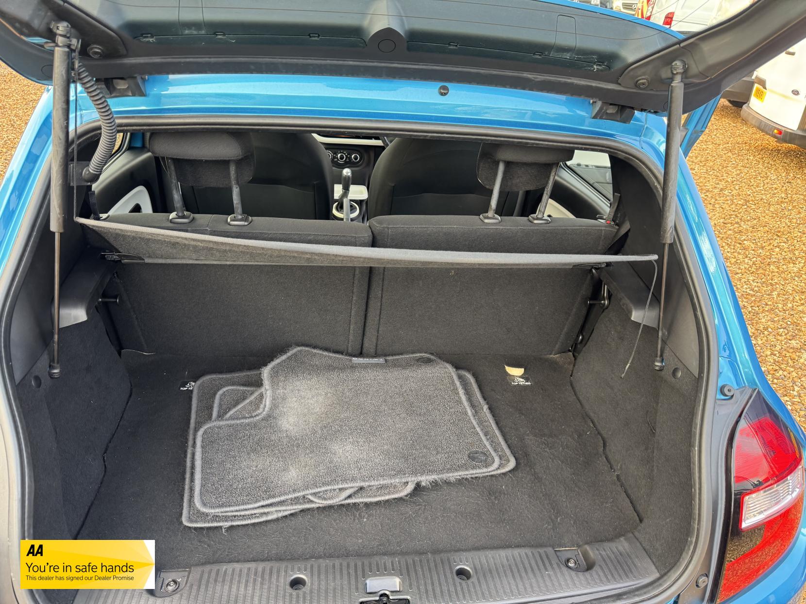 Renault Twingo 1.0 SCe Dynamique Hatchback 5dr Petrol Manual Euro 6 (s/s) (70 ps)