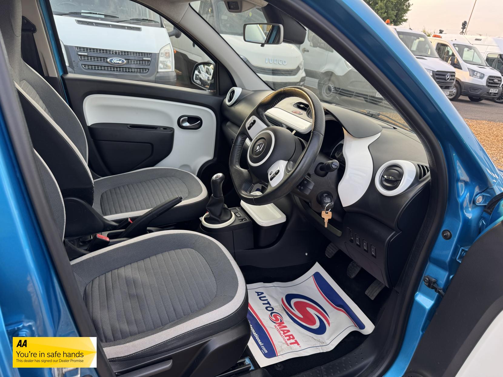 Renault Twingo 1.0 SCe Dynamique Hatchback 5dr Petrol Manual Euro 6 (s/s) (70 ps)
