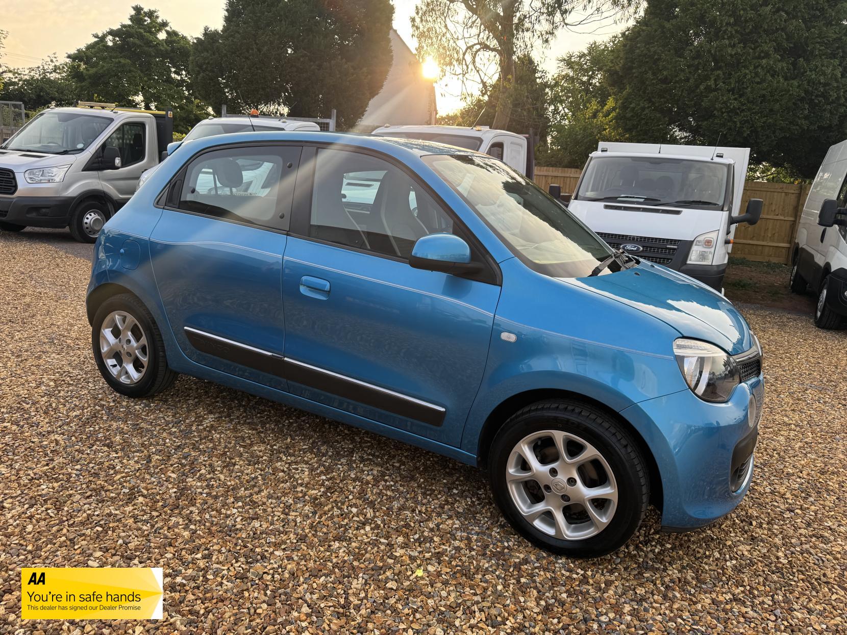 Renault Twingo 1.0 SCe Dynamique Hatchback 5dr Petrol Manual Euro 6 (s/s) (70 ps)