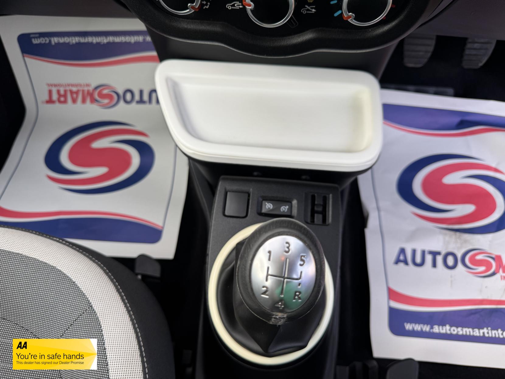 Renault Twingo 1.0 SCe Dynamique Hatchback 5dr Petrol Manual Euro 6 (s/s) (70 ps)