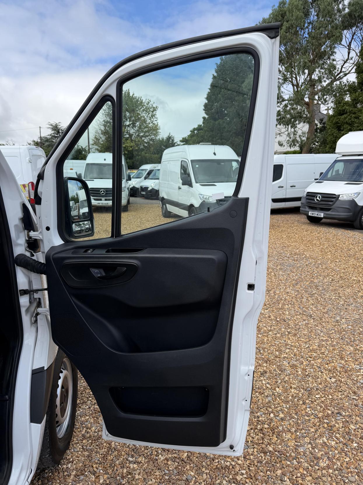 2020 Mercedes-Benz Sprinter 2.1 316 CDI Panel Van 5dr Diesel Manual RWD L3 H2 Euro 6 (163 ps) - Thumbnail 16