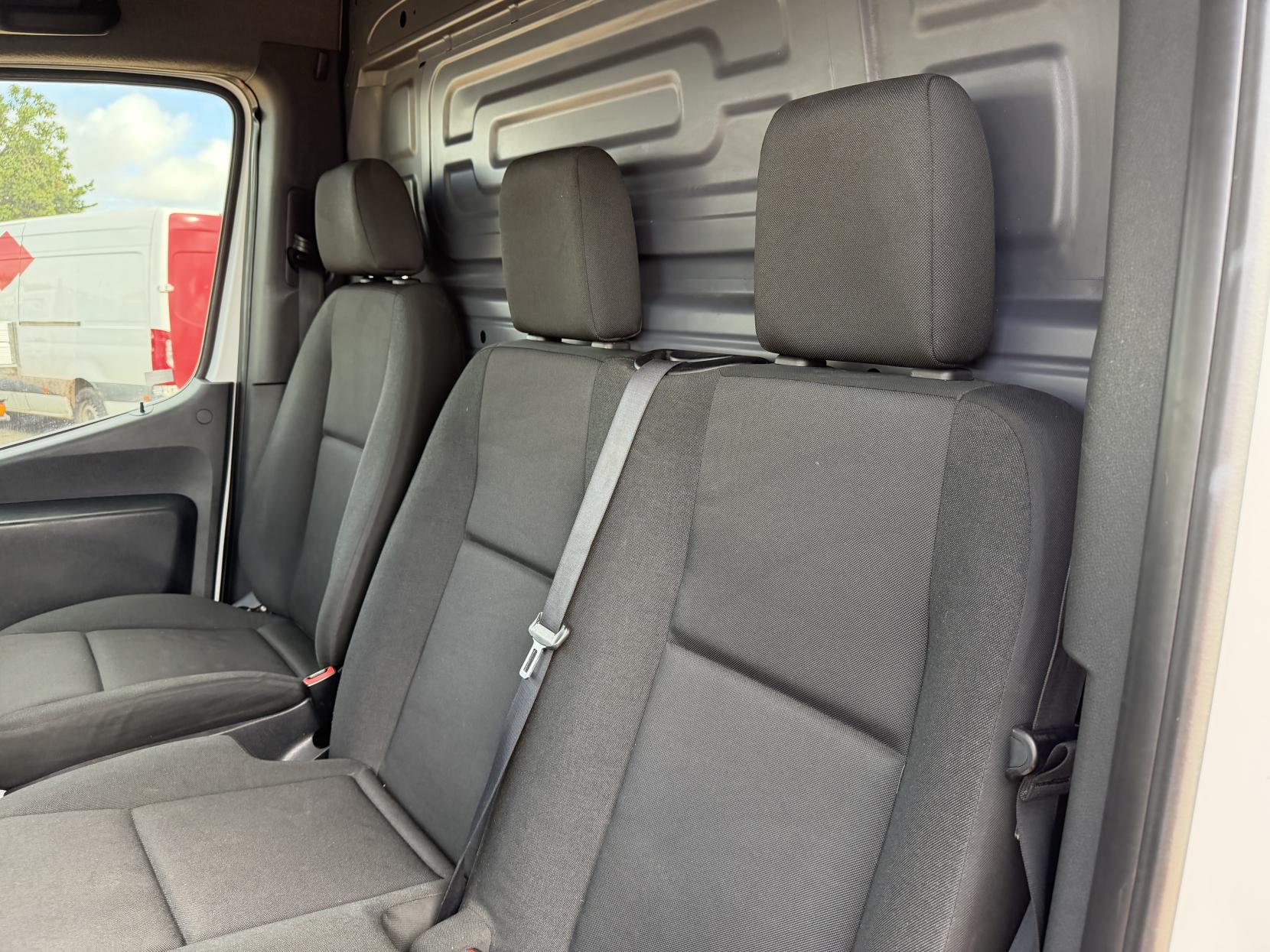 2020 Mercedes-Benz Sprinter 2.1 316 CDI Panel Van 5dr Diesel Manual RWD L3 H2 Euro 6 (163 ps) - Thumbnail 17