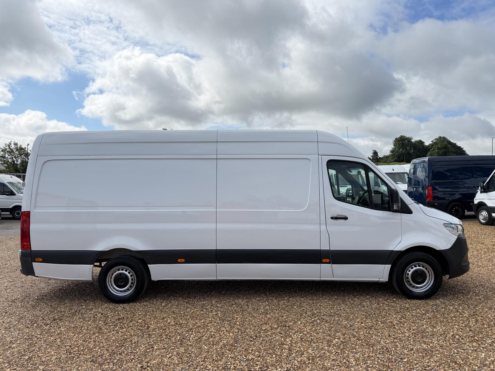2020 Mercedes-Benz Sprinter 2.1 316 CDI Panel Van 5dr Diesel Manual RWD L3 H2 Euro 6 (163 ps) - Thumbnail 11