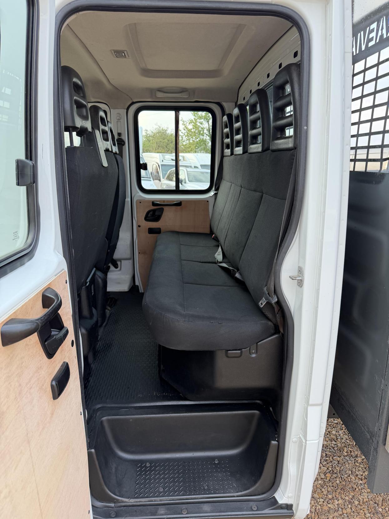 2015 Iveco Daily 2.3 TD 35C13 Dropside 4dr Diesel Manual L3 (DriveAway) (126 bhp) - Thumbnail 23