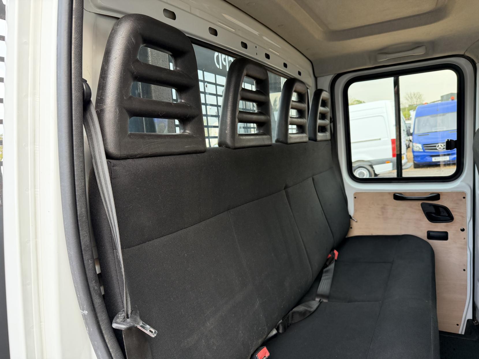 2015 Iveco Daily 2.3 TD 35C13 Dropside 4dr Diesel Manual L3 (DriveAway) (126 bhp) - Thumbnail 16