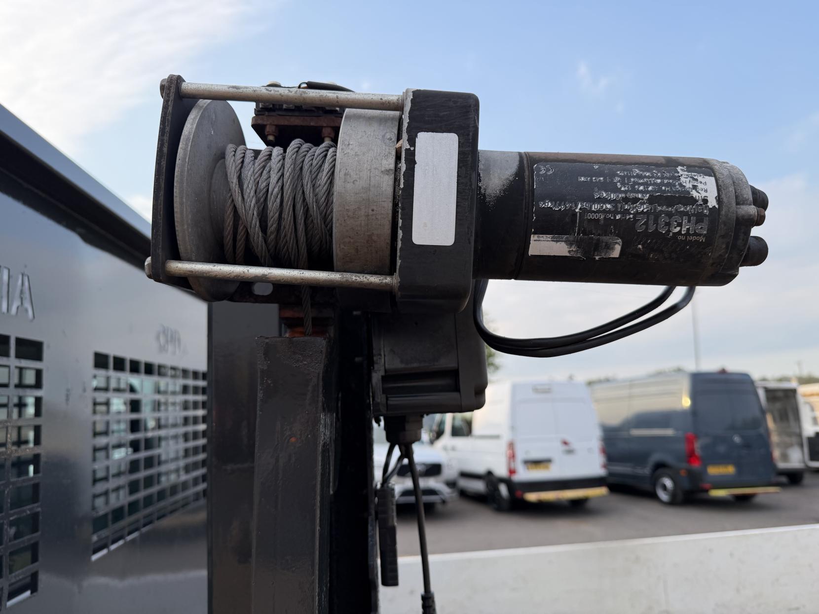 2015 Iveco Daily 2.3 TD 35C13 Dropside 4dr Diesel Manual L3 (DriveAway) (126 bhp) - Thumbnail 41