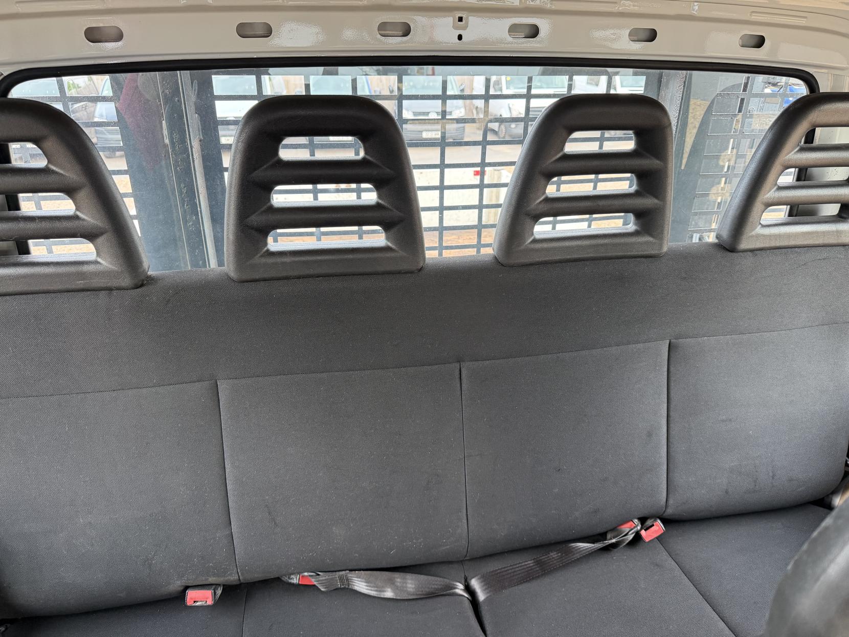 2015 Iveco Daily 2.3 TD 35C13 Dropside 4dr Diesel Manual L3 (DriveAway) (126 bhp) - Thumbnail 3