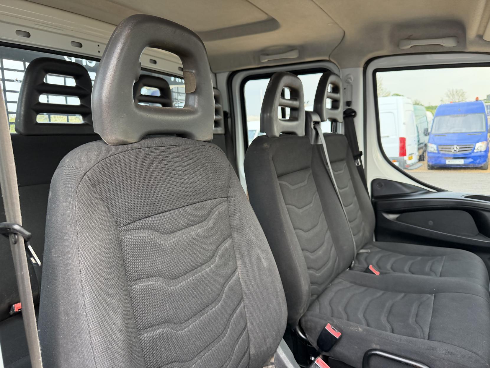 2015 Iveco Daily 2.3 TD 35C13 Dropside 4dr Diesel Manual L3 (DriveAway) (126 bhp) - Thumbnail 13