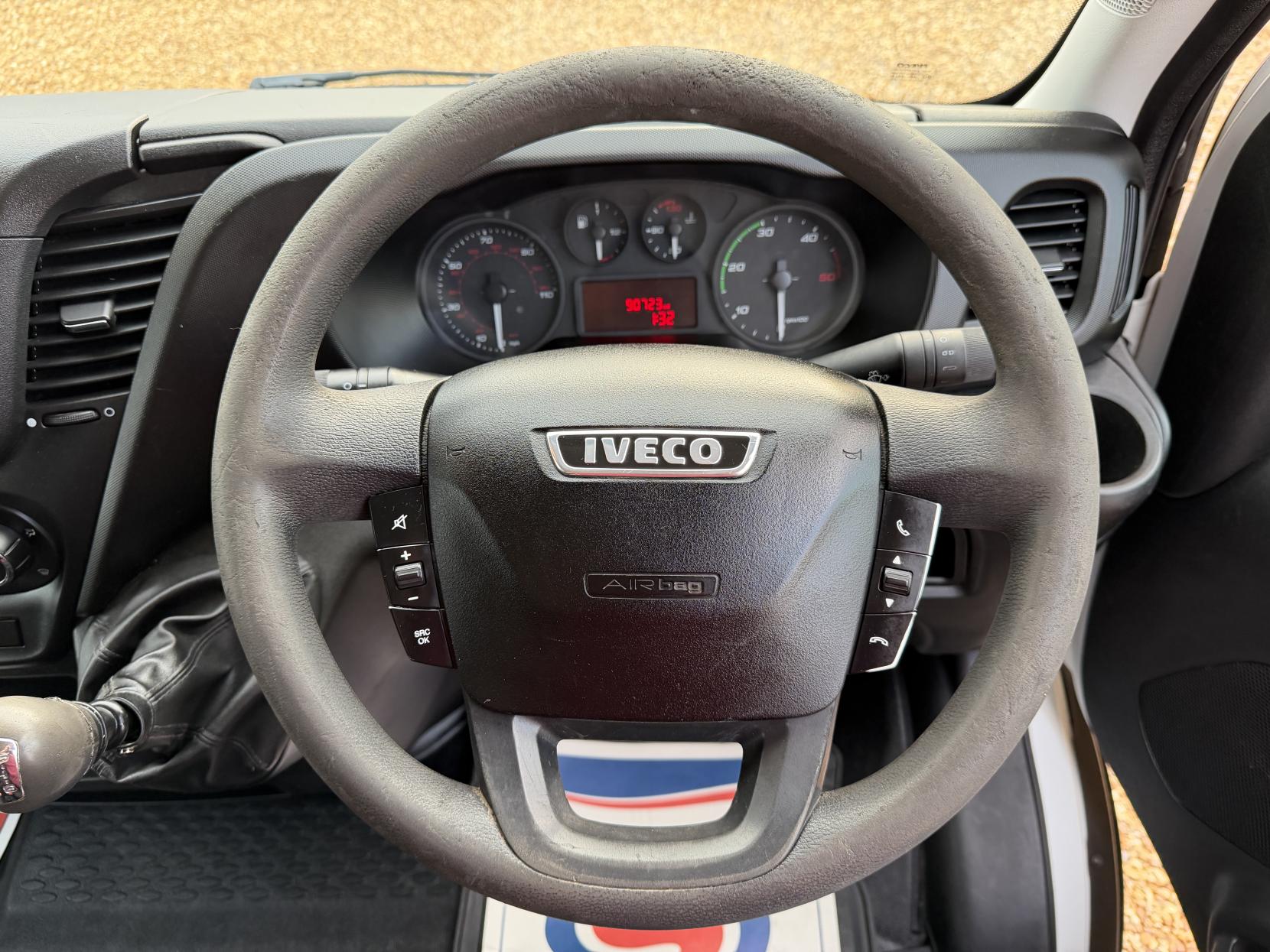 2015 Iveco Daily 2.3 TD 35C13 Dropside 4dr Diesel Manual L3 (DriveAway) (126 bhp) - Thumbnail 26