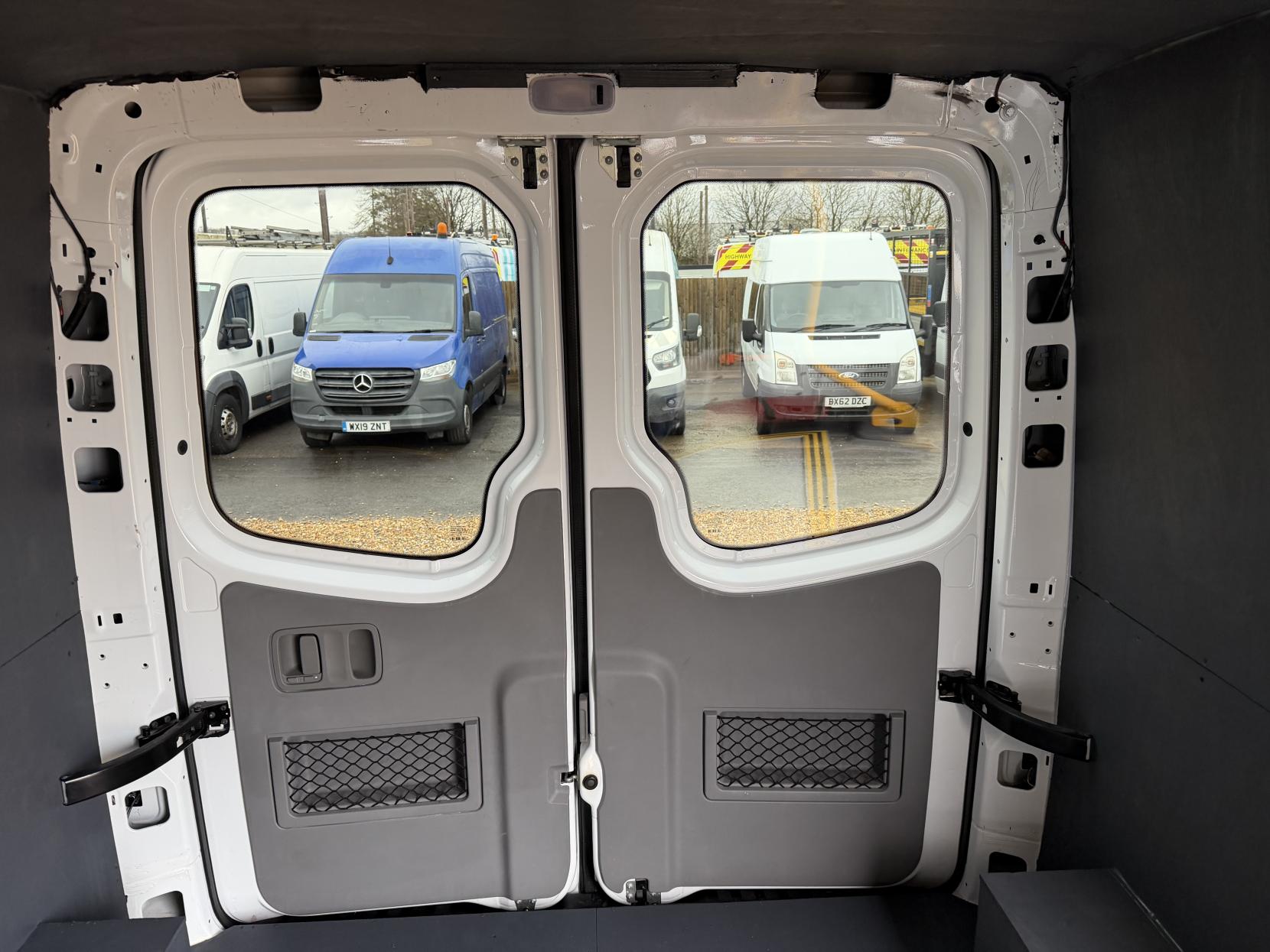 Mercedes-Benz Sprinter 2.1 316 CDi Panel Van 5dr Diesel 7G-Tronic RWD L1 (204 g/km, 163 bhp)